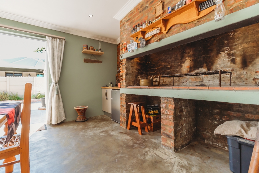 5 Bedroom Property for Sale in Heather Park Western Cape